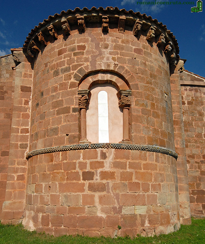 CANECILLOS DE LA CORNISA.
