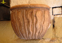 PILA DE AGUA BENDITA.