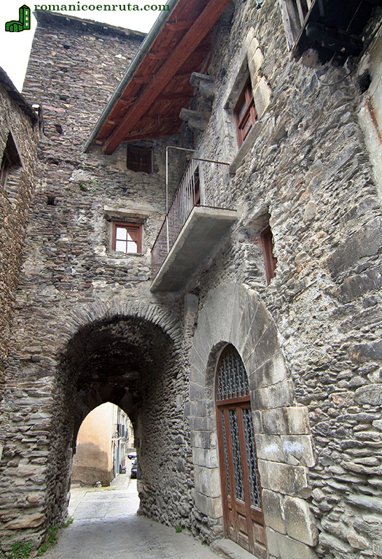 INTERIOR DE LA VILLA.