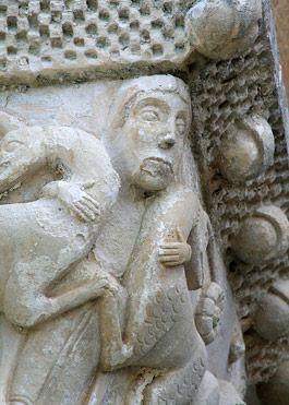 B&Aacute;RCENA DE PIENZA: CAPITEL INTERIOR DEL &Aacute;BSIDE.