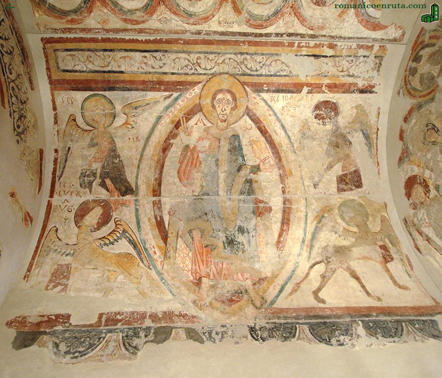 PANTOCRATOR RODEADO POR LOS EVANGELISTAS.