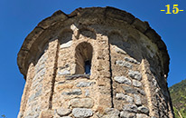 VENTANA CENTRAL y ARQUILLOS CIEGOS.