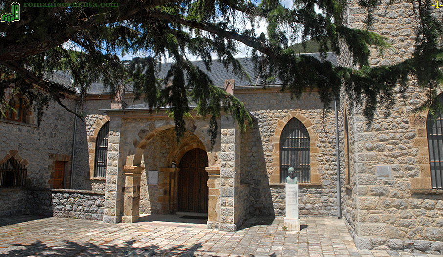FACHADA MERIDIONAL DE LA CAPILLA.