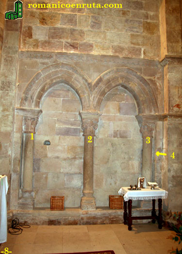 LADO IZQUIERDO DEL PRESBITERIO.