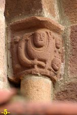 VANO MURO SUR: CAPITEL.