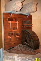 PANEL: UTENSILIOS DE CANTERO.