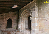 VISTA LATERAL PORTADA SUR.