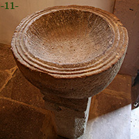 PILA DE AGUA BENDITA: VASO.