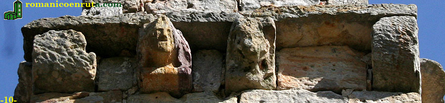 CUERPO SUPERIOR: DECORACI&Oacute;N ESCULT&Oacute;RICA.