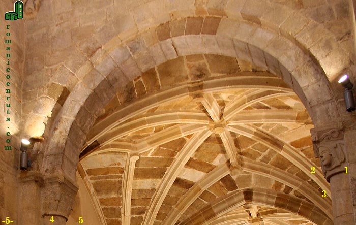 ARCO DE ACCESO ENTRE EL PSEUDOCRUCERO Y LA NAVE.