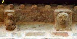 ANIMAL DE ESPALDAS Y ROSTRO HUMANO.