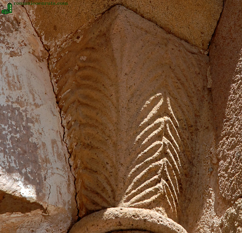 CAPITEL DERECHO VENTANA SUR. DETALLE DE LA CESTA.