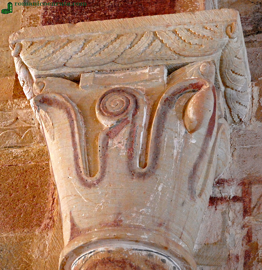 CAPITEL IZQUIERDO DEL ARCO TRIUNFAL. DETALLE.