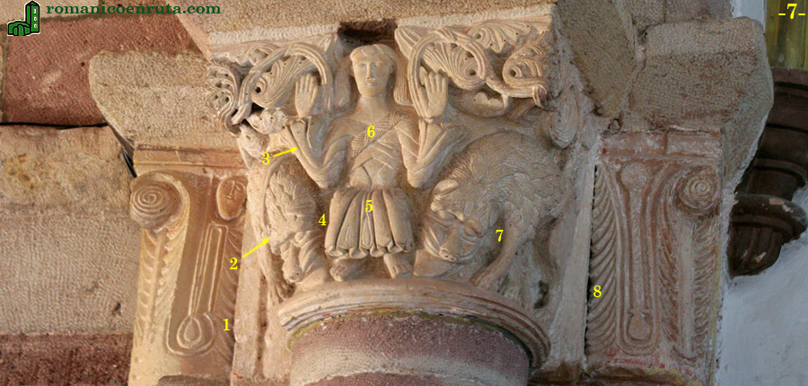 CAPITEL DEL LADO DE LA EP&Iacute;STOLA.