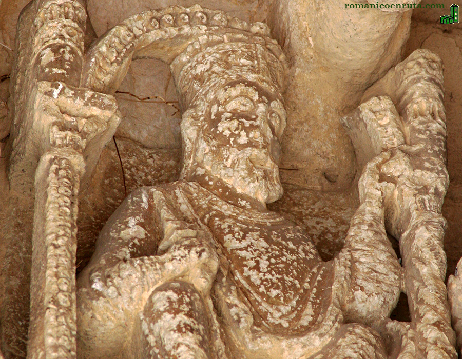 FRISO. DETALLE DE LA FIGURA DE LA DERECHA.