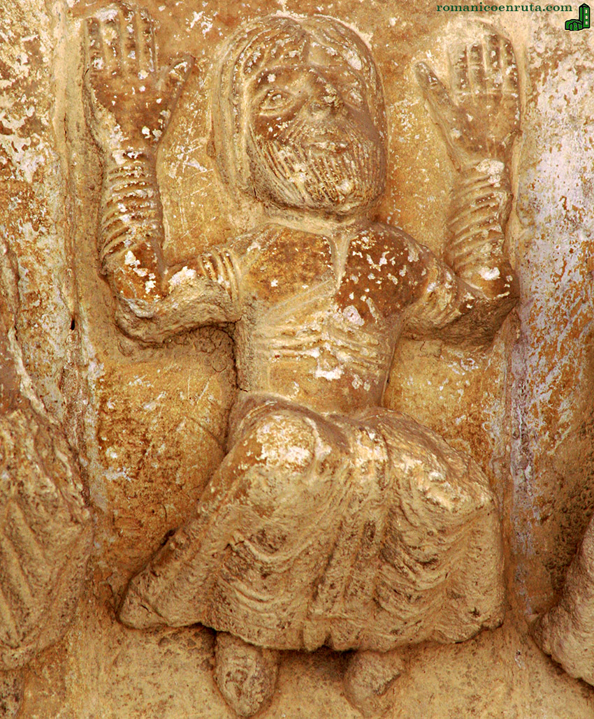 HOMBRE CON MANOS LEVANTADAS.