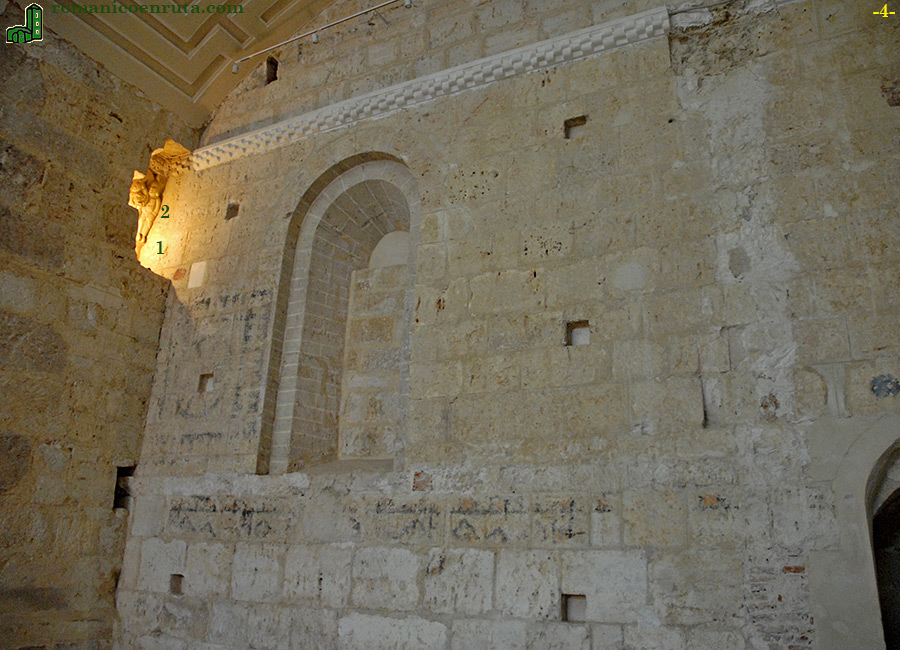 MURO MERIDIONAL DE LA IGLESIA.