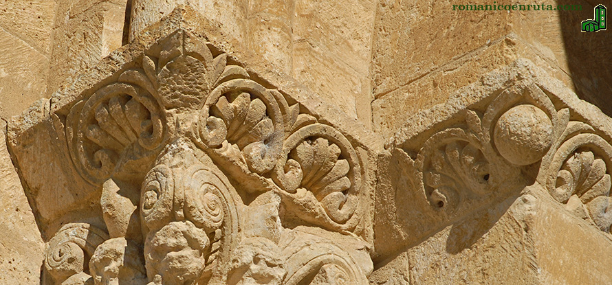 CIMACIO CAPITEL IZQUIERDO e IMPOSTA.