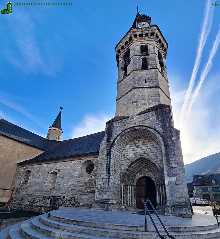 FACHADA NORTE y TORRE-CAMPANARIO.
