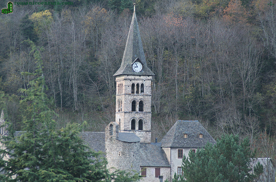 TORRE-CAMPANARIO DESDE PARADOR DE TURISMO.