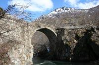 AGUAS ABAJO. LADO OESTE.