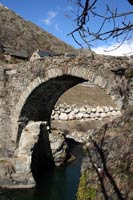 AGUAS ABAJO. LADO ESTE.