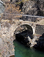 PUENTE DESDE EL LADO OESTE.
