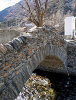 AGUAS ARRIBA.LADO ESTE.