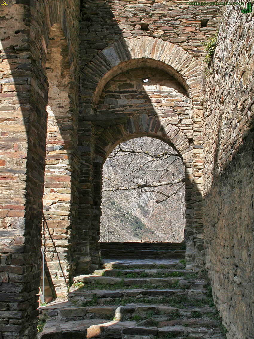 NAVE NORTE. ESCALERA DE ACCESO.