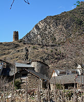 VISTA DE LATORRE Y DEL PUEBLO. 