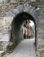 PORTAL DE ACCESO A LA CALLE MAYOR.