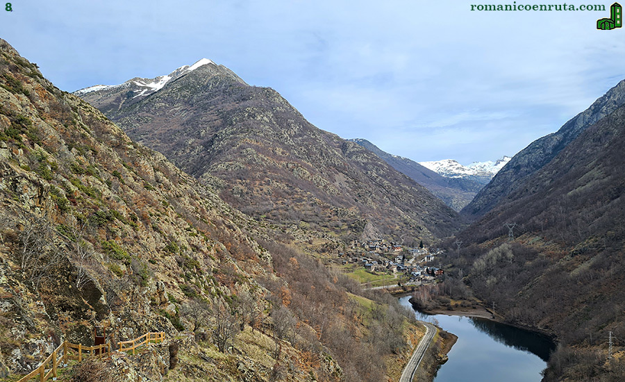 TAVASCAN DESDE LA CARRETERA A AINETO.