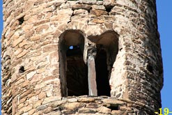 CARA SUR: VENTANA SEGUNDO PISO.