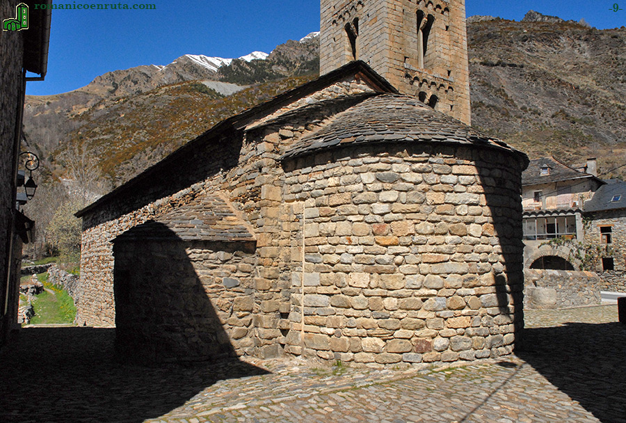 ABSIDIOLA LATERAL SUR y &Aacute;BSIDE.