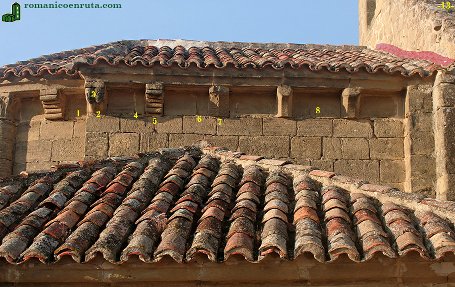 LADO NORTE DEL PRESBITERIO.